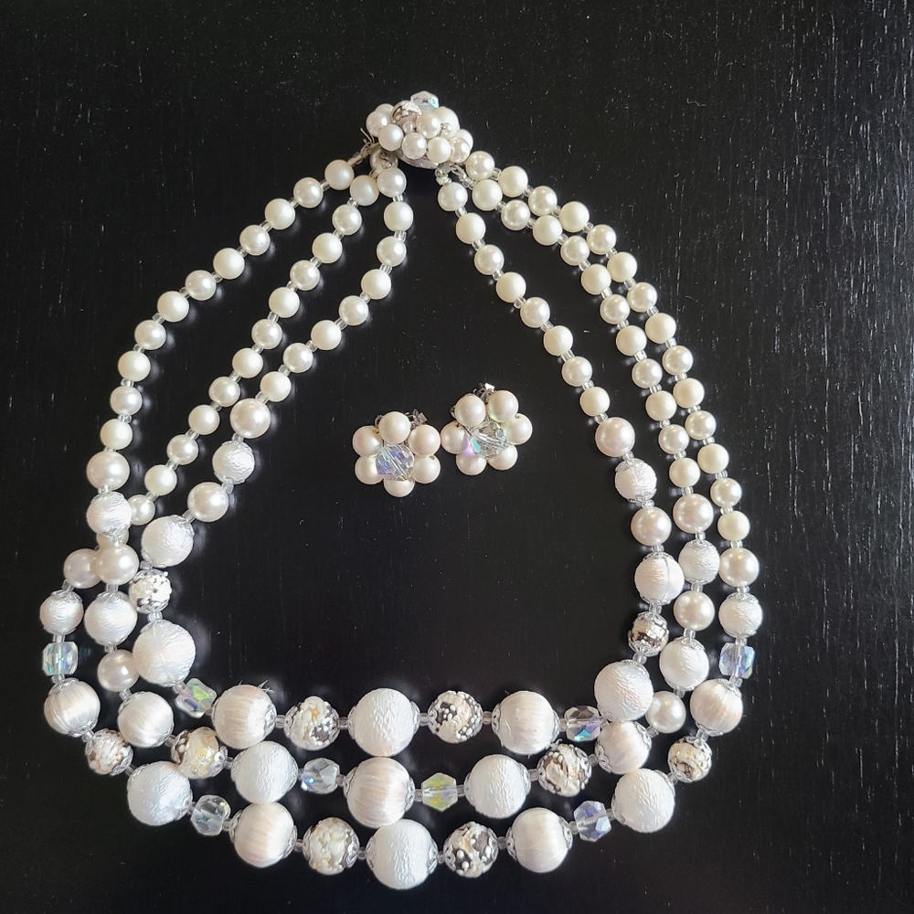Vintage Bead Necklace & Clip-on Earrings